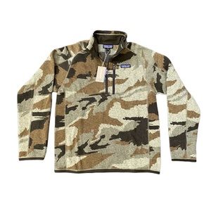 New with tag Patagonia mens 1/4 zipper pullover camouflage / camo size S fits M
